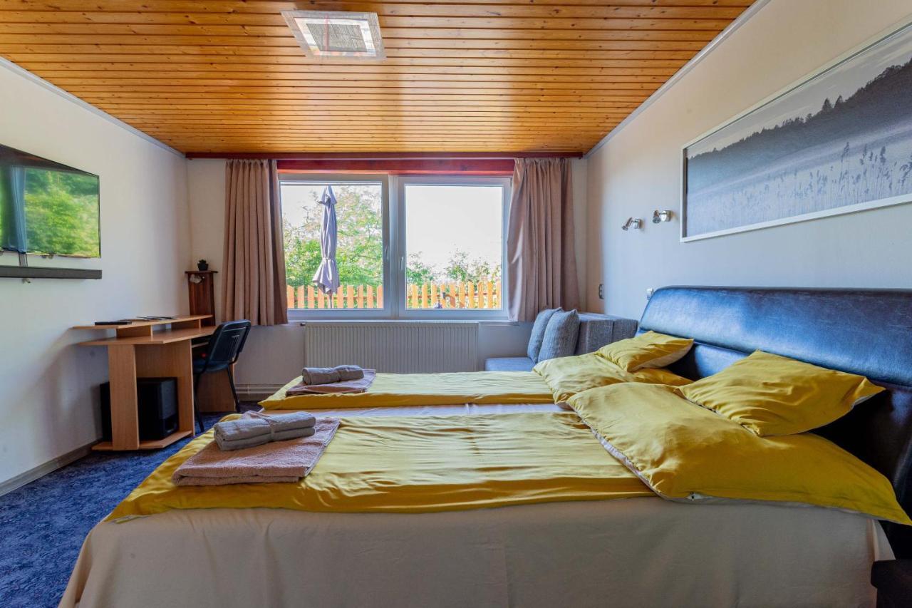 אסטרגום Panorama Apartmanhaz מראה חיצוני תמונה