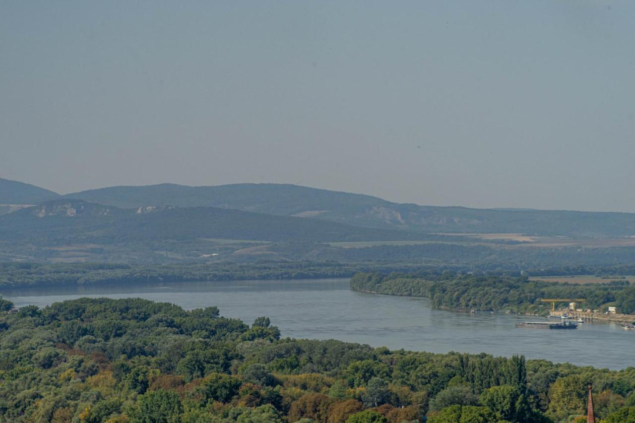 אסטרגום Panorama Apartmanhaz מראה חיצוני תמונה