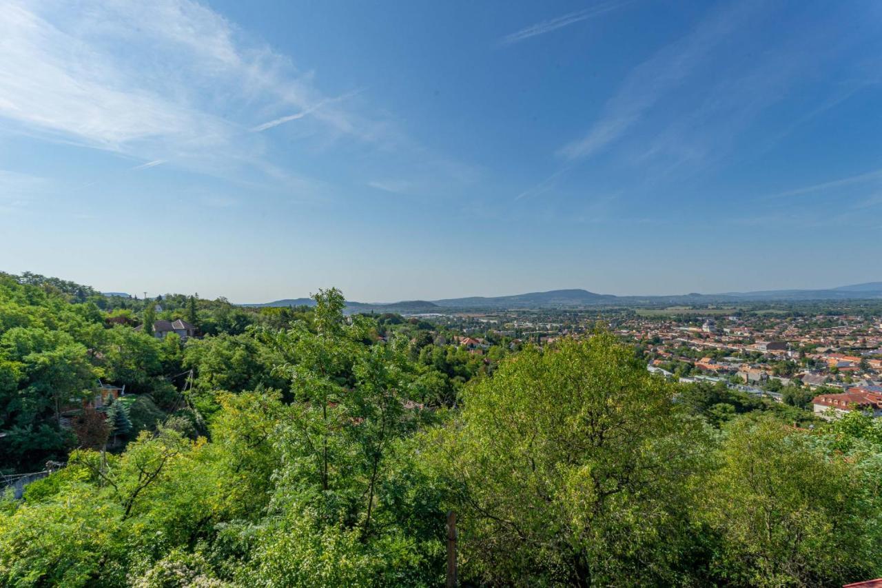 אסטרגום Panorama Apartmanhaz מראה חיצוני תמונה